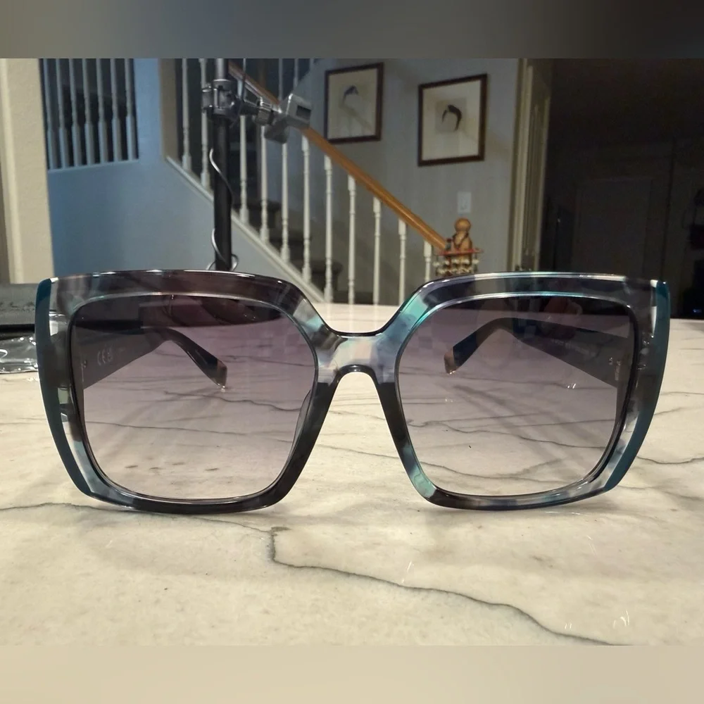 Furla Oversized Square Sunglasses Clear Black Green Frame Gradient Lenses Case
